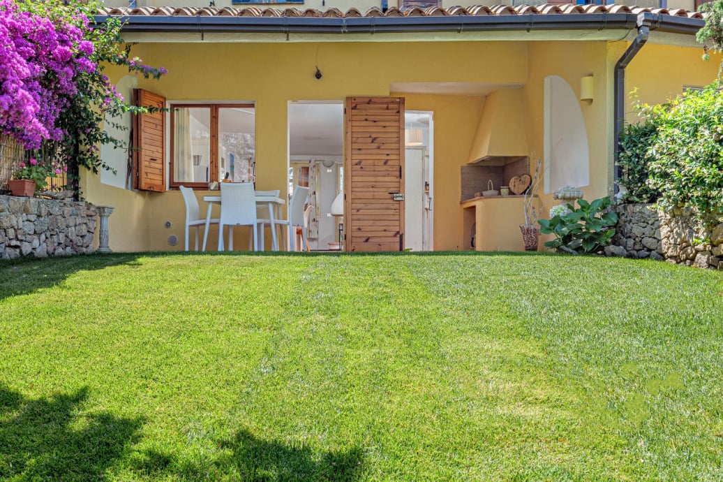Agenzia Immobiliare vendite e affitti case appartamenti ville casali stazzi Costa Smeralda, Arzachena, Palau, Cannigione, la Conia, Baja Sardinia, Porto Cervo, Porto Sole, Abbiadori, Costa Smeralda e Porto Rotondo.