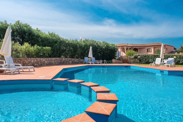 Agenzia Immobiliare vendite e affitti case appartamenti ville casali stazzi Costa Smeralda, Arzachena, Palau, Cannigione, la Conia, Baja Sardinia, Porto Cervo, Porto Sole, Abbiadori, Costa Smeralda e Porto Rotondo.