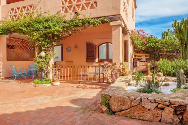 Agenzia Immobiliare vendite e affitti case appartamenti ville casali stazzi Costa Smeralda, Arzachena, Palau, Cannigione, la Conia, Baja Sardinia, Porto Cervo, Porto Sole, Abbiadori, Costa Smeralda e Porto Rotondo.