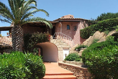 Agenzia Immobiliare vendite e affitti case appartamenti ville casali stazzi Costa Smeralda, Arzachena, Palau, Cannigione, la Conia, Baja Sardinia, Porto Cervo, Porto Sole, Abbiadori, Costa Smeralda e Porto Rotondo.