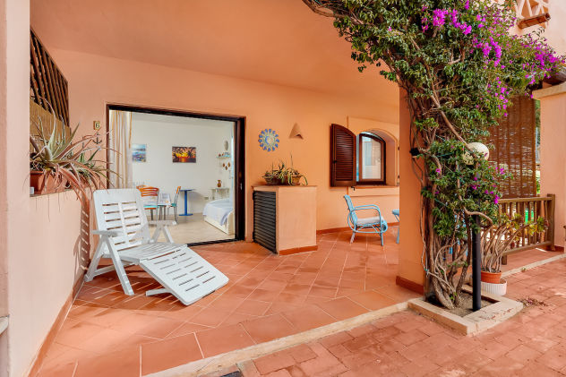 Agenzia Immobiliare vendite e affitti case appartamenti ville casali stazzi Costa Smeralda, Arzachena, Palau, Cannigione, la Conia, Baja Sardinia, Porto Cervo, Porto Sole, Abbiadori, Costa Smeralda e Porto Rotondo.