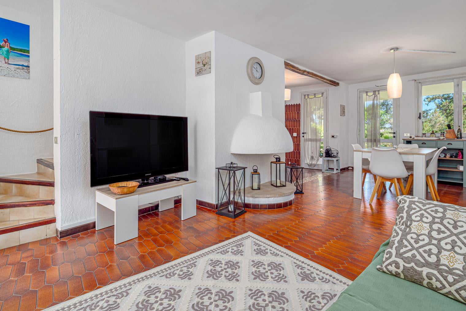 Agenzia Immobiliare vendite e affitti case appartamenti ville casali stazzi Costa Smeralda, Arzachena, Palau, Cannigione, la Conia, Baja Sardinia, Porto Cervo, Porto Sole, Abbiadori, Costa Smeralda e Porto Rotondo.