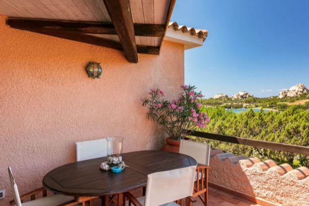 Agenzia Immobiliare vendite e affitti case appartamenti ville casali stazzi Costa Smeralda, Arzachena, Palau, Cannigione, la Conia, Baja Sardinia, Porto Cervo, Porto Sole, Abbiadori, Costa Smeralda e Porto Rotondo.