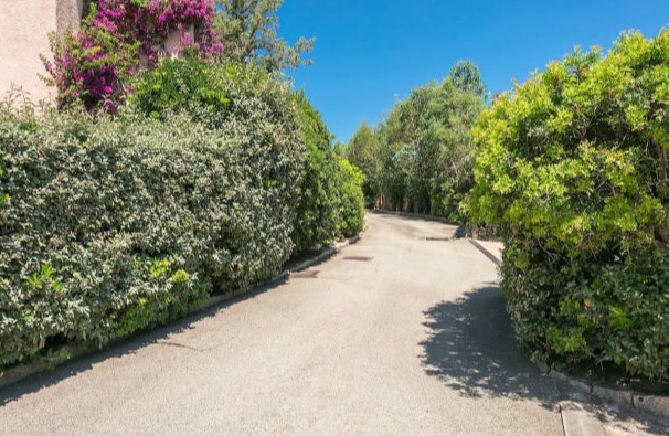 Agenzia Immobiliare vendite e affitti case appartamenti ville casali stazzi Costa Smeralda, Arzachena, Palau, Cannigione, la Conia, Baja Sardinia, Porto Cervo, Porto Sole, Abbiadori, Costa Smeralda e Porto Rotondo.