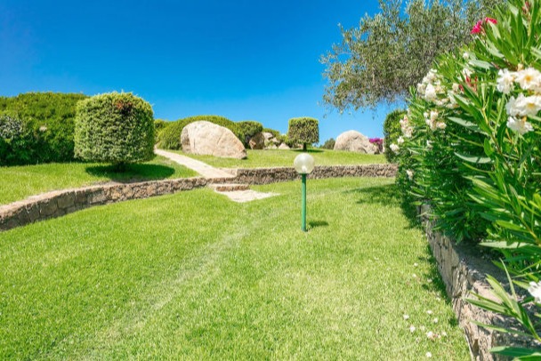 Agenzia Immobiliare vendite e affitti case appartamenti ville casali stazzi Costa Smeralda, Arzachena, Palau, Cannigione, la Conia, Baja Sardinia, Porto Cervo, Porto Sole, Abbiadori, Costa Smeralda e Porto Rotondo.