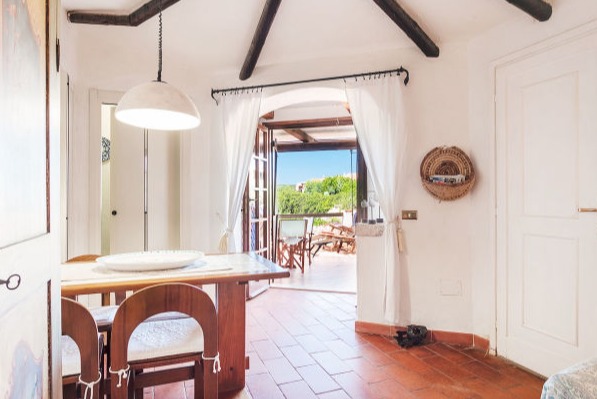 Agenzia Immobiliare vendite e affitti case appartamenti ville casali stazzi Costa Smeralda, Arzachena, Palau, Cannigione, la Conia, Baja Sardinia, Porto Cervo, Porto Sole, Abbiadori, Costa Smeralda e Porto Rotondo.