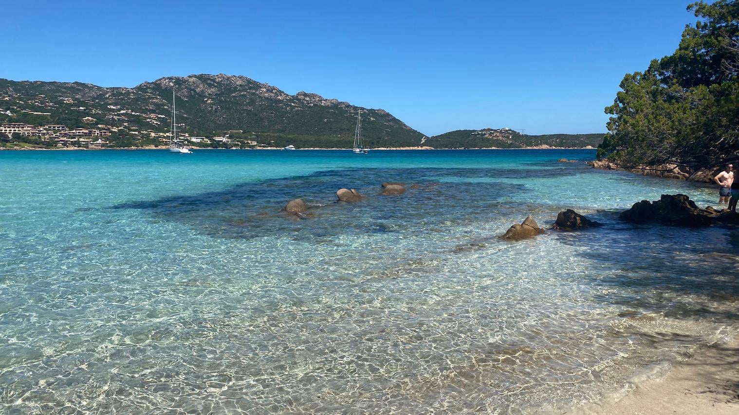 Agenzia Immobiliare vendite e affitti case appartamenti ville casali stazzi Costa Smeralda, Arzachena, Palau, Cannigione, la Conia, Baja Sardinia, Porto Cervo, Porto Sole, Abbiadori, Costa Smeralda e Porto Rotondo.
