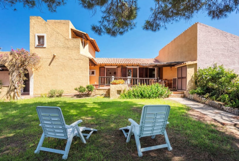 Agenzia Immobiliare vendite e affitti case appartamenti ville casali stazzi Costa Smeralda, Arzachena, Palau, Cannigione, la Conia, Baja Sardinia, Porto Cervo, Porto Sole, Abbiadori, Costa Smeralda e Porto Rotondo.
