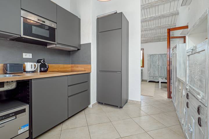 Agenzia Immobiliare vendite e affitti case appartamenti ville casali stazzi Costa Smeralda, Arzachena, Palau, Cannigione, la Conia, Baja Sardinia, Porto Cervo, Porto Sole, Abbiadori, Costa Smeralda e Porto Rotondo.