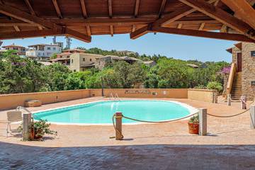 Agenzia Immobiliare vendite e affitti case appartamenti ville casali stazzi Costa Smeralda, Arzachena, Palau, Cannigione, la Conia, Baja Sardinia, Porto Cervo, Porto Sole, Abbiadori, Costa Smeralda e Porto Rotondo.