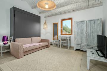 Agenzia Immobiliare vendite e affitti case appartamenti ville casali stazzi Costa Smeralda, Arzachena, Palau, Cannigione, la Conia, Baja Sardinia, Porto Cervo, Porto Sole, Abbiadori, Costa Smeralda e Porto Rotondo.