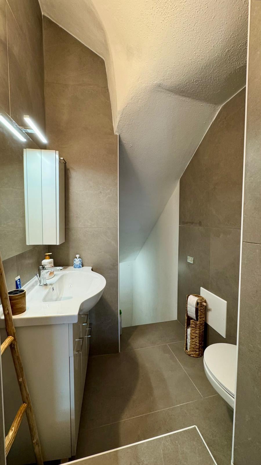 Agenzia Immobiliare vendite e affitti case appartamenti ville casali stazzi Costa Smeralda, Arzachena, Palau, Cannigione, la Conia, Baja Sardinia, Porto Cervo, Porto Sole, Abbiadori, Costa Smeralda e Porto Rotondo.
